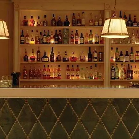 Santa Marina & Ξενοδοχείο