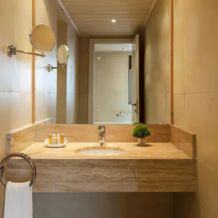 Santa Marina & Ξενοδοχείο 5*