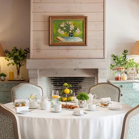 Santa Marina & Ξενοδοχείο 5*