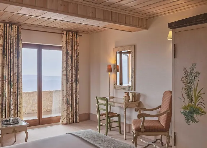 Santa Marina & Hotel 5*