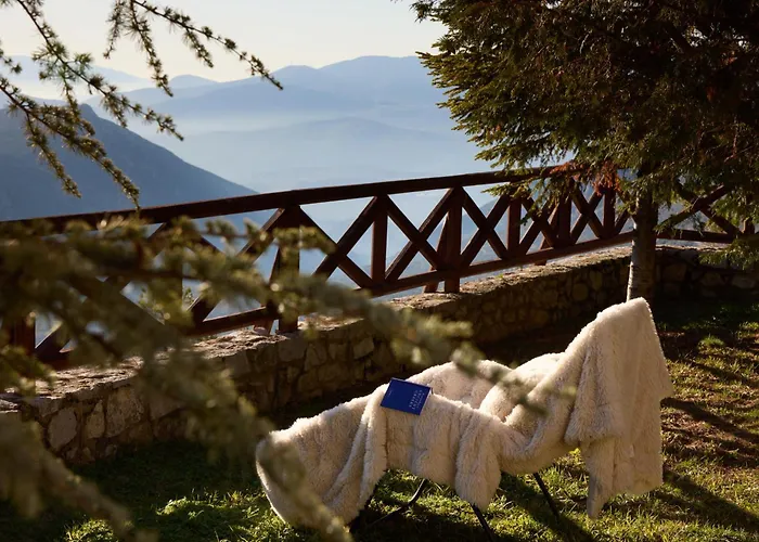 Santa Marina & Ξενοδοχείο Αράχωβα